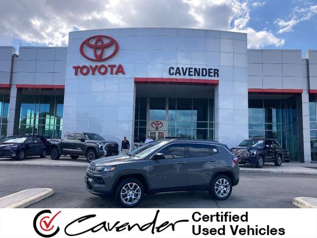 2023 jeep compass latitude lux