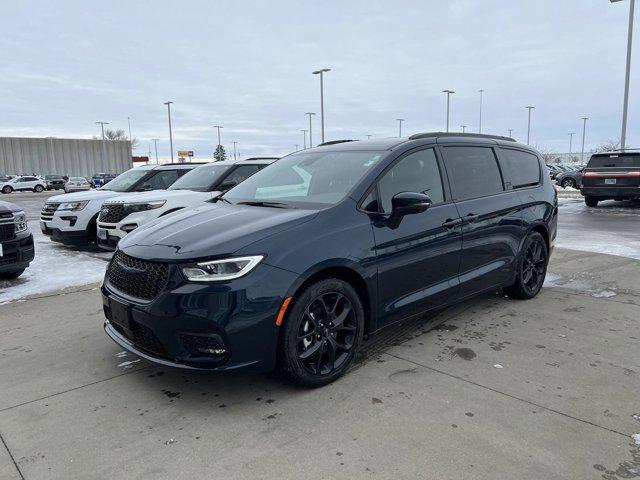 2023 chrysler pacifica touring l