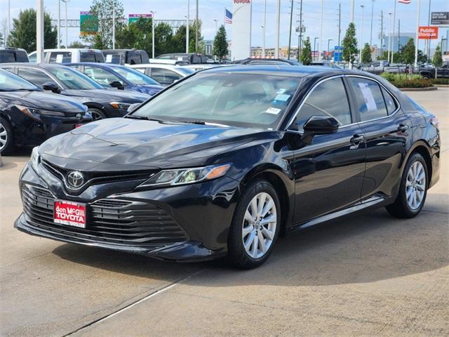 2019 toyota camry le