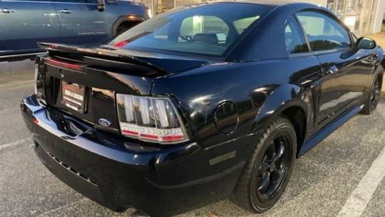 2000 Ford Mustang