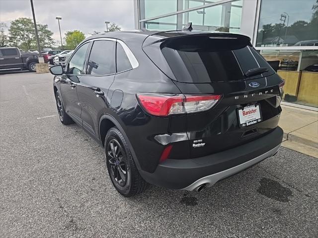 2020 ford escape se