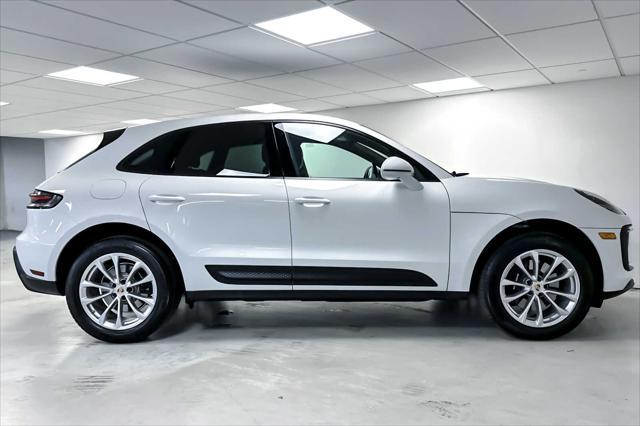 2024 porsche macan base