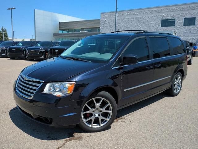 2010 chrysler town & country touring