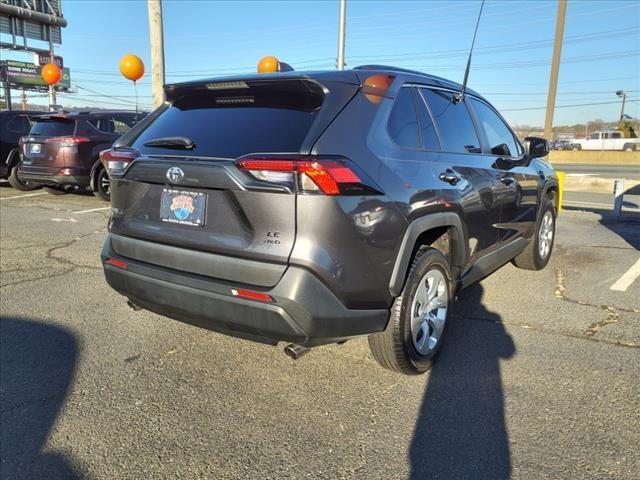 2021 toyota rav4 le
