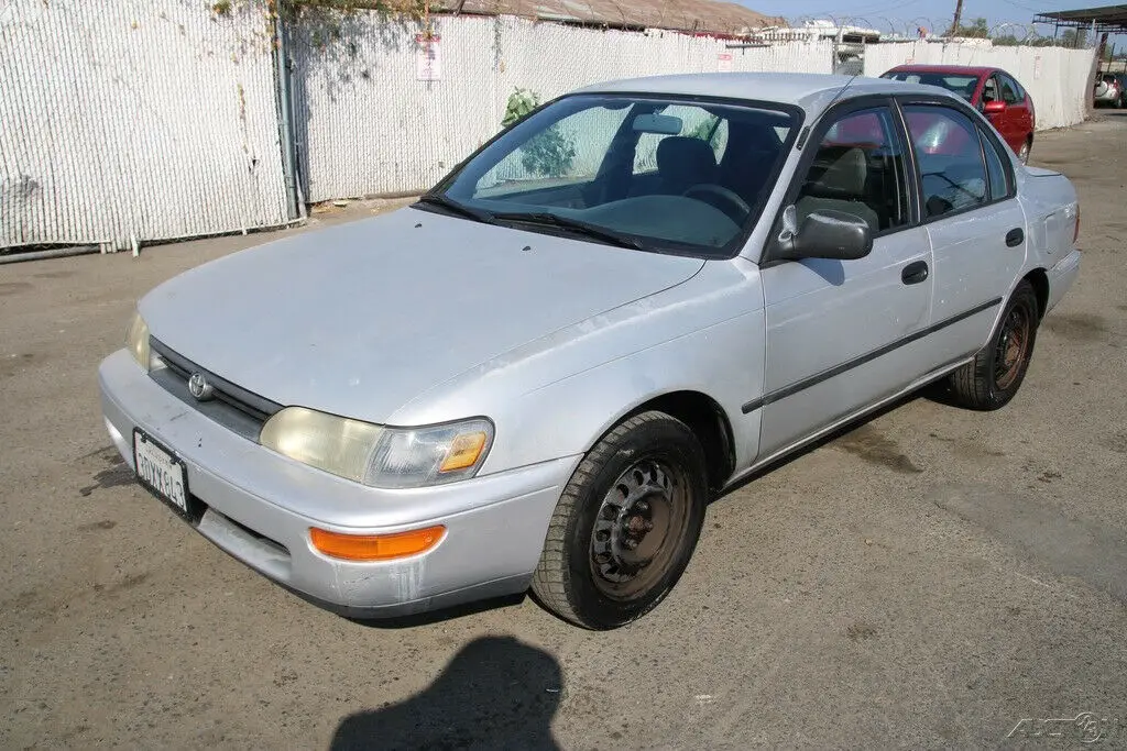1993 toyota corolla dx sedan automatic 4 cylinder no reserve