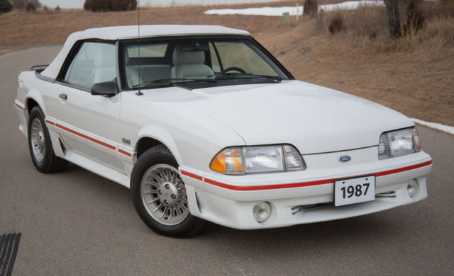 1987 ford mustang 18890 miles white convertible 5.0 liter 4 speed automatic