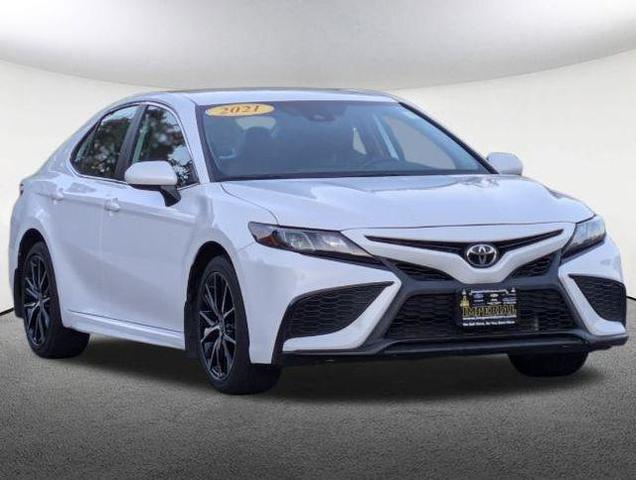 2021 toyota camry se