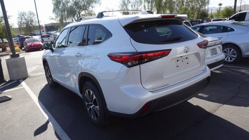 2022 toyota highlander xle