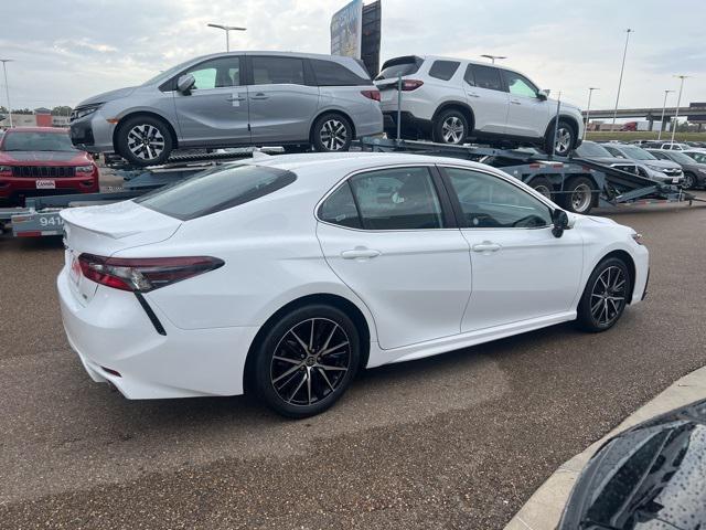 2024 toyota camry se