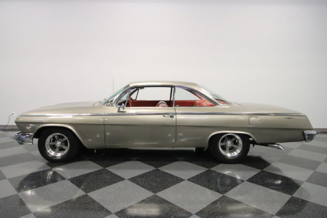 hard-to-find bubble top, 409 v8, 4-spd, ps/pb, stunning color combo, sleek car!!