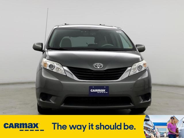 2014 toyota sienna le