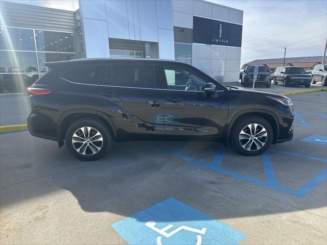 2022 toyota highlander xle