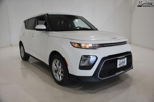 2022 kia soul lx