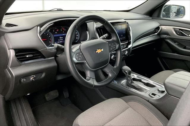 2023 chevrolet traverse lt cloth