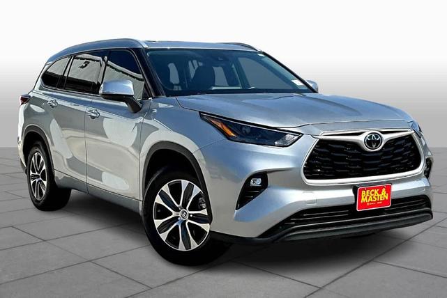 2022 toyota highlander xle