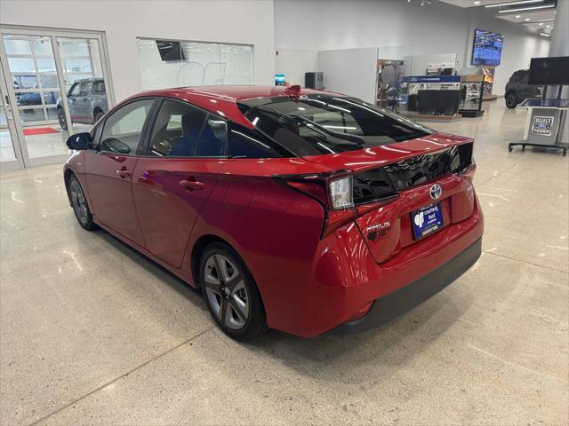 2019 toyota prius l
