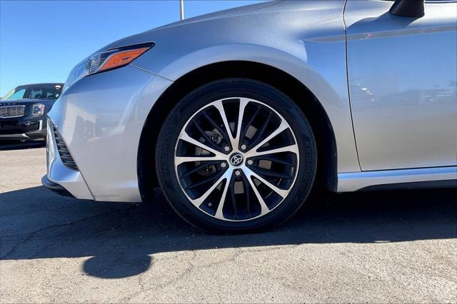2019 toyota camry se