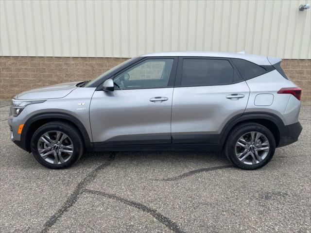 2022 kia seltos lx