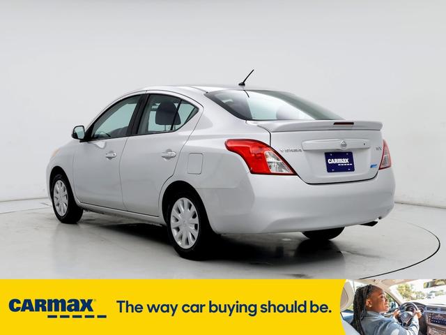 2014 nissan versa sv
