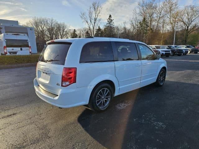 2017 dodge grand caravan sxt in youngstown, ohio