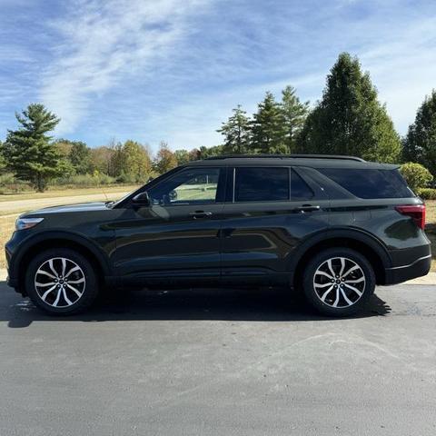 2022 ford explorer st