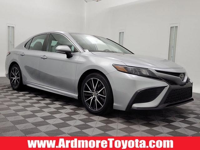 2022 toyota camry se