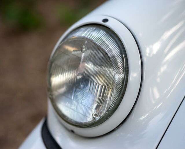 1992 porsche 911 carrera 54,500 miles grand prix white flat 6 cylinder engine