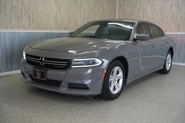 2017 dodge charger se