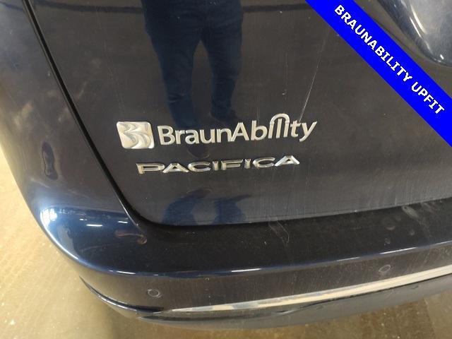 2018 chrysler pacifica touring-l