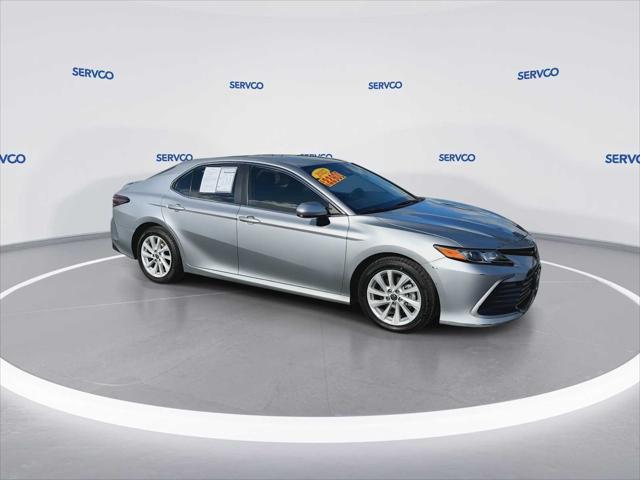2022 toyota camry le