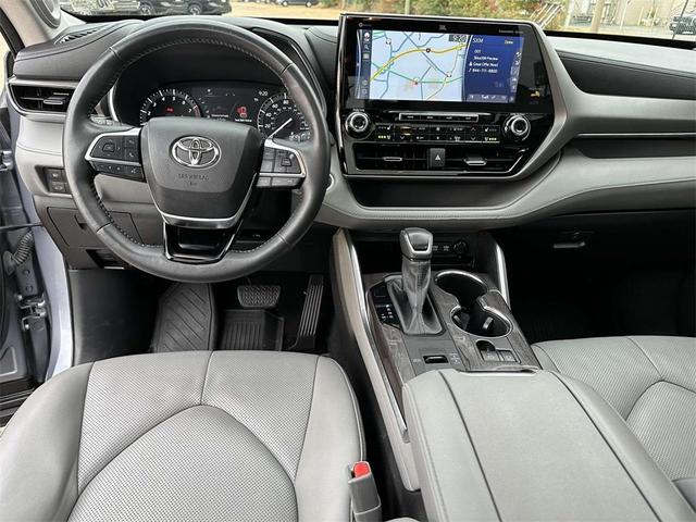 2021 toyota highlander limited
