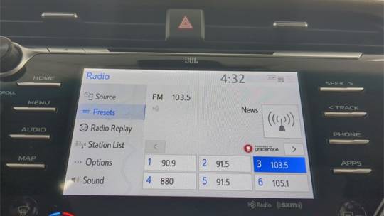 2020 toyota camry hybrid xle