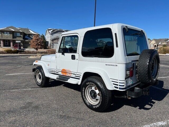 1992 jeep wrangler islander with the 4.0 engine with hardtop and sunroof