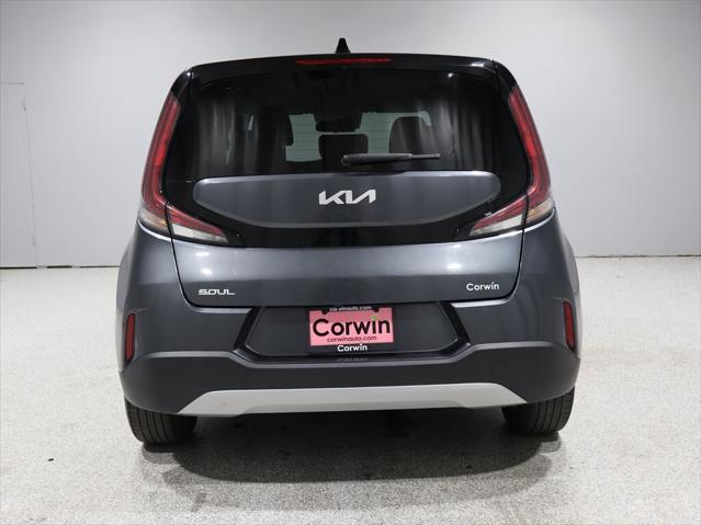 2023 kia soul lx