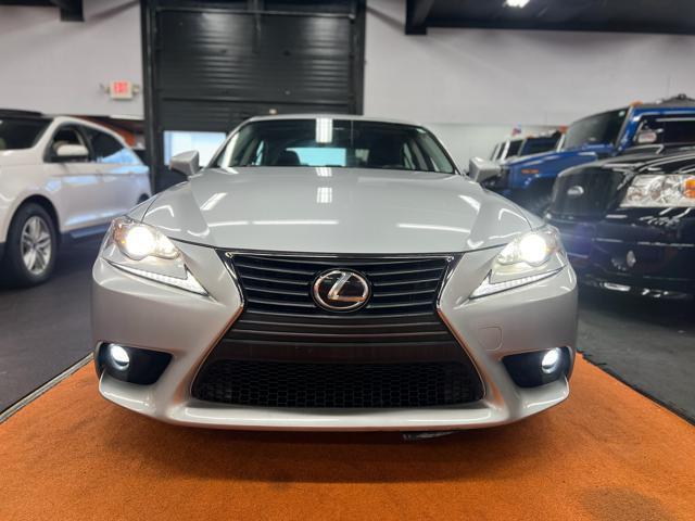 2016 lexus is 200t base