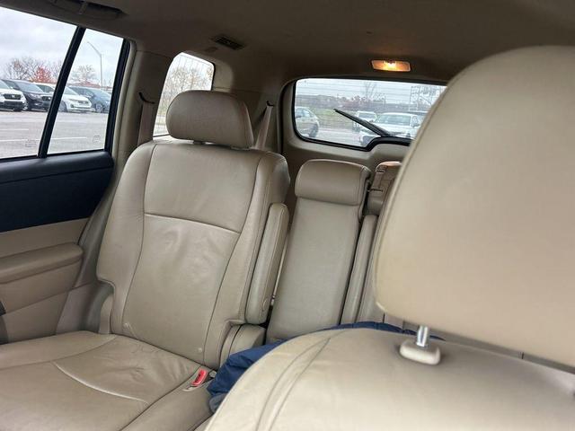 2011 toyota highlander base