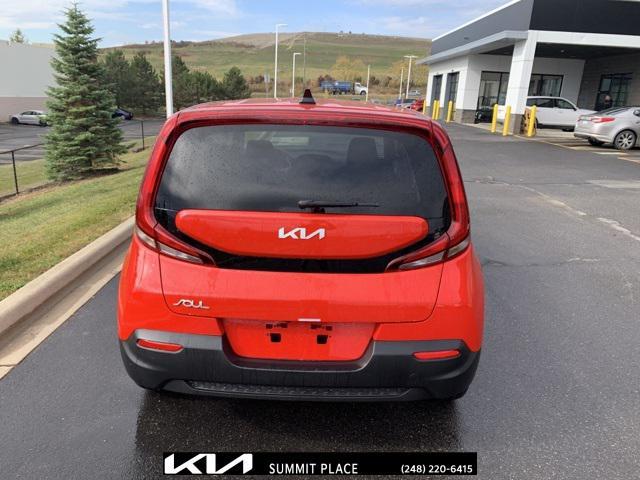 2022 kia soul lx