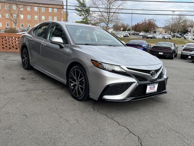 2021 toyota camry se