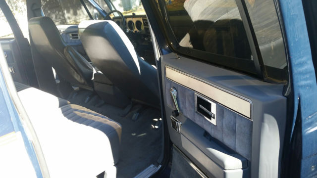 85 chevy suburban 2wd one owner
