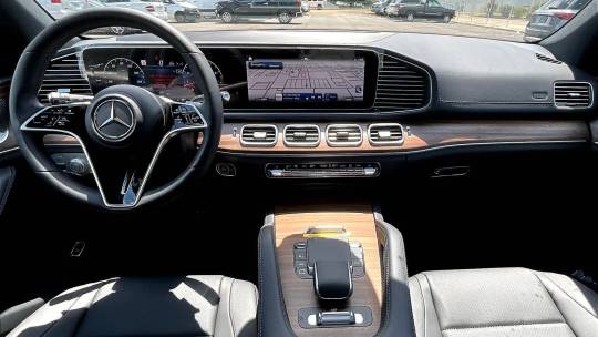 2025 Mercedes-Benz GLS