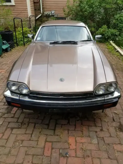 1985 jaguar xjs h.e. 12 cylinder