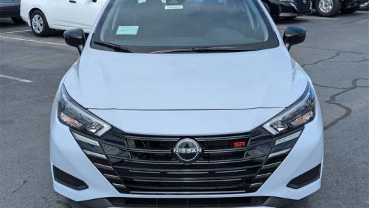 2024 Nissan Versa 1.6 sr