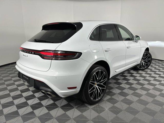 2024 porsche macan base