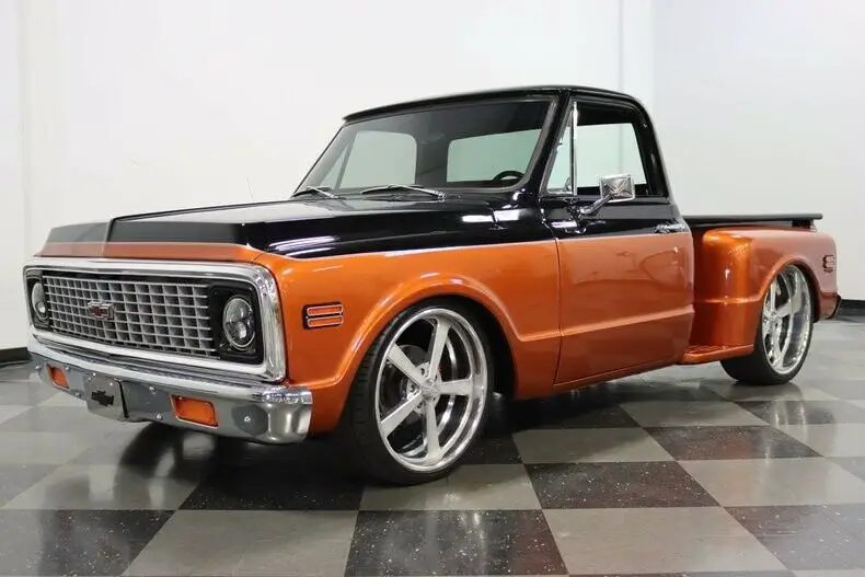 very slick truck! 350 vortec v8, auto, ps, pb w/ frt disc, great colors in/out!