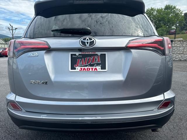 2018 toyota rav4 le