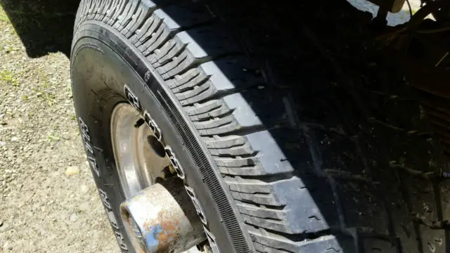 f350 4x4 xlt, reg. cab 8' bed w/cap. 7.3 non turbo