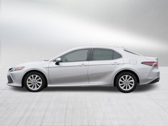 2021 toyota camry le