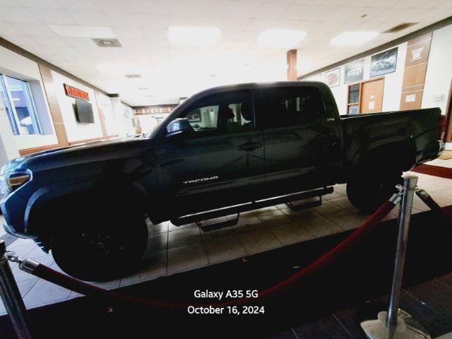 2018 toyota tacoma sr5