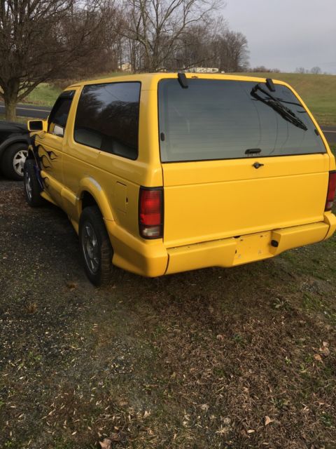 gmc typhoon 2dr sport utility