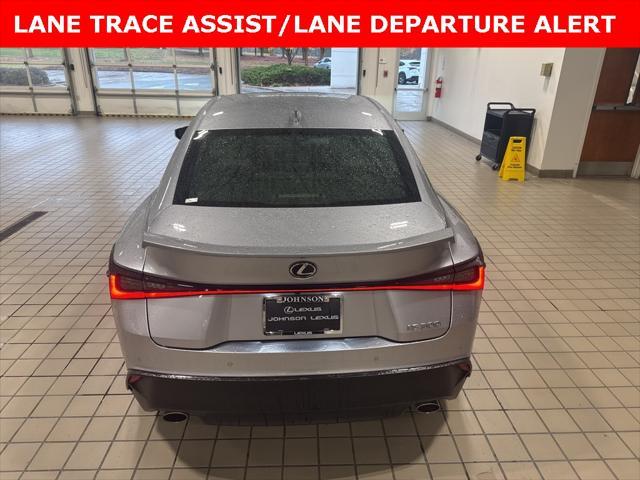 2022 lexus is 300 base